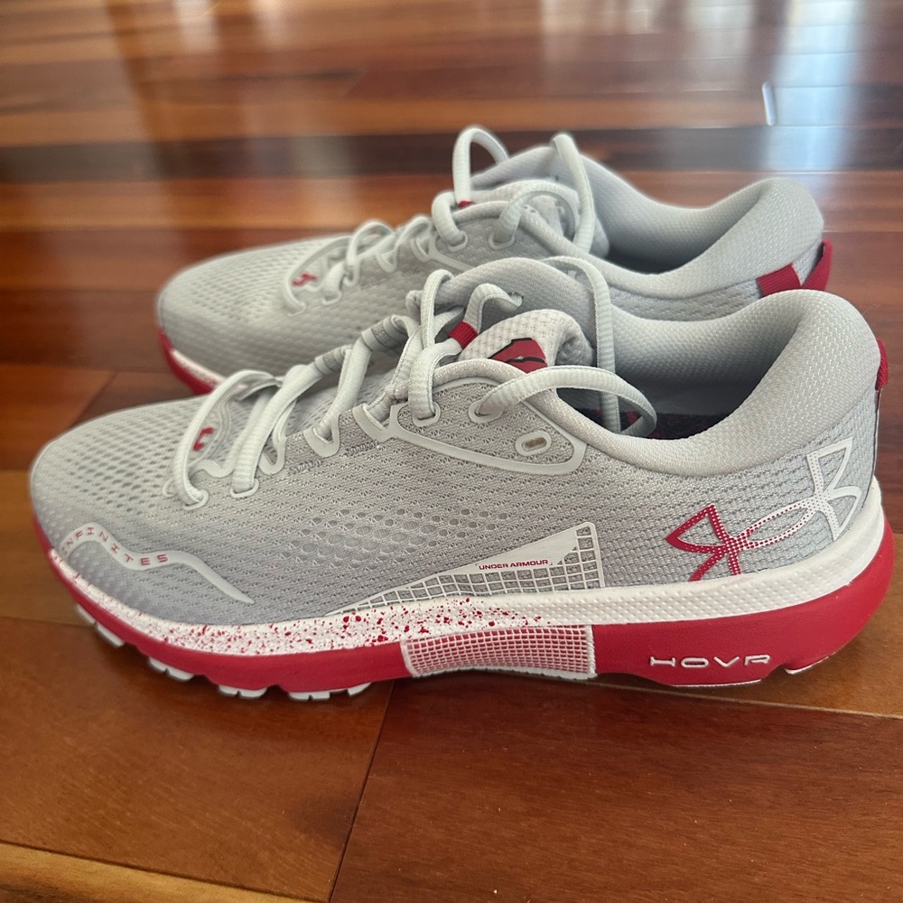 Women's Under Armour Wisconsin Badgers Infinite 5 Running Shoes